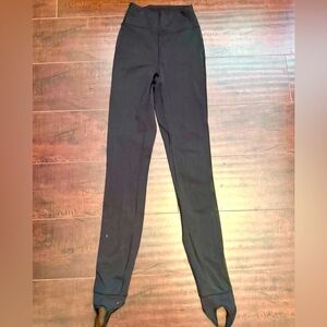 Lululemon yoga tights size 2 NEW
